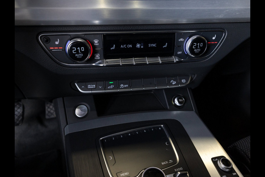 Audi Q5 55 TFSI e S edition / 368pk / Panorama dak / Keyless / Stoelverwarming /