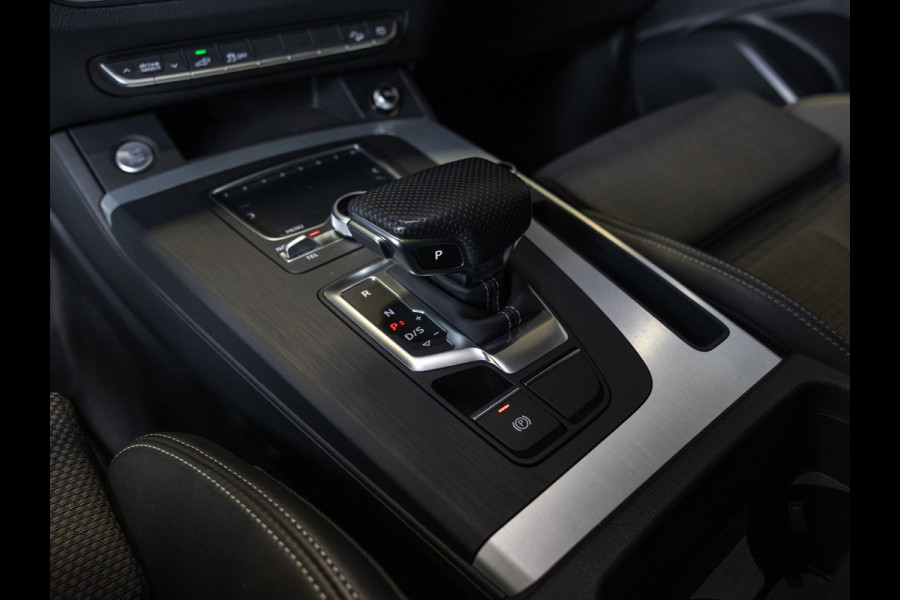 Audi Q5 55 TFSI e S edition / 368pk / Panorama dak / Keyless / Stoelverwarming /