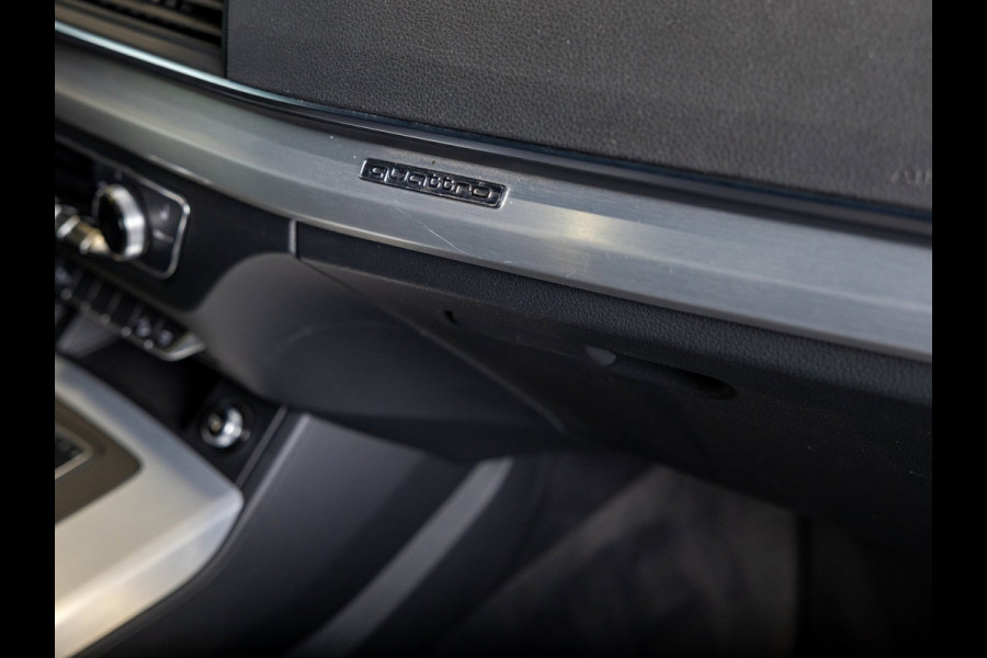 Audi Q5 55 TFSI e S edition / 368pk / Panorama dak / Keyless / Stoelverwarming /