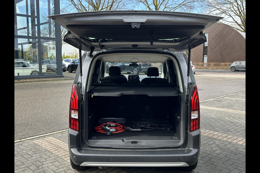 Peugeot e-Rifter EV GT 50 kWh VAN € 26.900,- VOOR € 24.440,- UW LENTEVOORDEEL € 2.460,-! | 3-FASE LADER SOH 100% | 10.000 KM UNIEKE KM-STAND | WINTERPACK | KEYLESS + KEYLESS GO | FULL OPTIONS | DIRECT LEVERBAAR | ONDERHOUD GEHAD | INCLUSIEF 12 MND BOVAG GARANTIE |