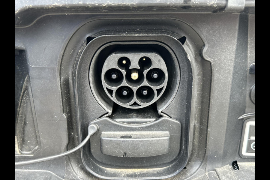 Peugeot e-Rifter EV GT 50 kWh VAN € 26.900,- VOOR € 24.440,- UW LENTEVOORDEEL € 2.460,-! | 3-FASE LADER SOH 100% | 10.000 KM UNIEKE KM-STAND | WINTERPACK | KEYLESS + KEYLESS GO | FULL OPTIONS | DIRECT LEVERBAAR | ONDERHOUD GEHAD | INCLUSIEF 12 MND BOVAG GARANTIE |