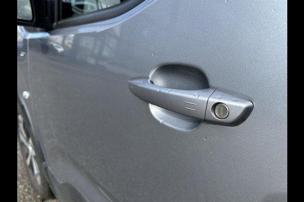 Peugeot e-Rifter EV GT 50 kWh VAN € 26.900,- VOOR € 24.440,- UW LENTEVOORDEEL € 2.460,-! | 3-FASE LADER SOH 100% | 10.000 KM UNIEKE KM-STAND | WINTERPACK | KEYLESS + KEYLESS GO | FULL OPTIONS | DIRECT LEVERBAAR | ONDERHOUD GEHAD | INCLUSIEF 12 MND BOVAG GARANTIE |