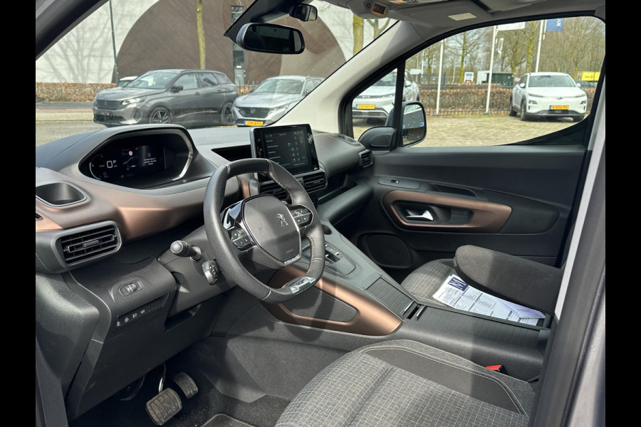 Peugeot e-Rifter EV GT 50 kWh VAN € 26.900,- VOOR € 24.440,- UW LENTEVOORDEEL € 2.460,-! | 3-FASE LADER SOH 100% | 10.000 KM UNIEKE KM-STAND | WINTERPACK | KEYLESS + KEYLESS GO | FULL OPTIONS | DIRECT LEVERBAAR | ONDERHOUD GEHAD | INCLUSIEF 12 MND BOVAG GARANTIE |