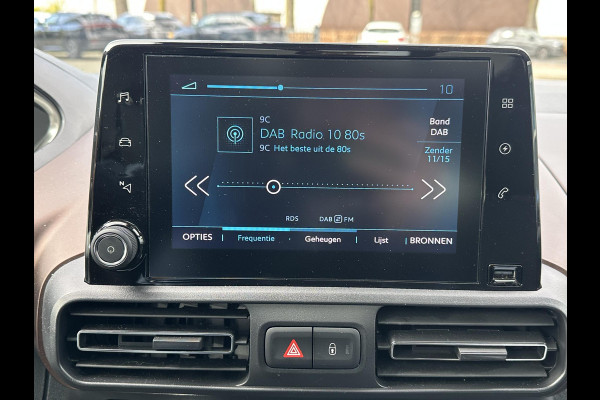 Peugeot e-Rifter EV GT 50 kWh VAN € 26.900,- VOOR € 24.440,- UW LENTEVOORDEEL € 2.460,-! | 3-FASE LADER SOH 100% | 10.000 KM UNIEKE KM-STAND | WINTERPACK | KEYLESS + KEYLESS GO | FULL OPTIONS | DIRECT LEVERBAAR | ONDERHOUD GEHAD | INCLUSIEF 12 MND BOVAG GARANTIE |