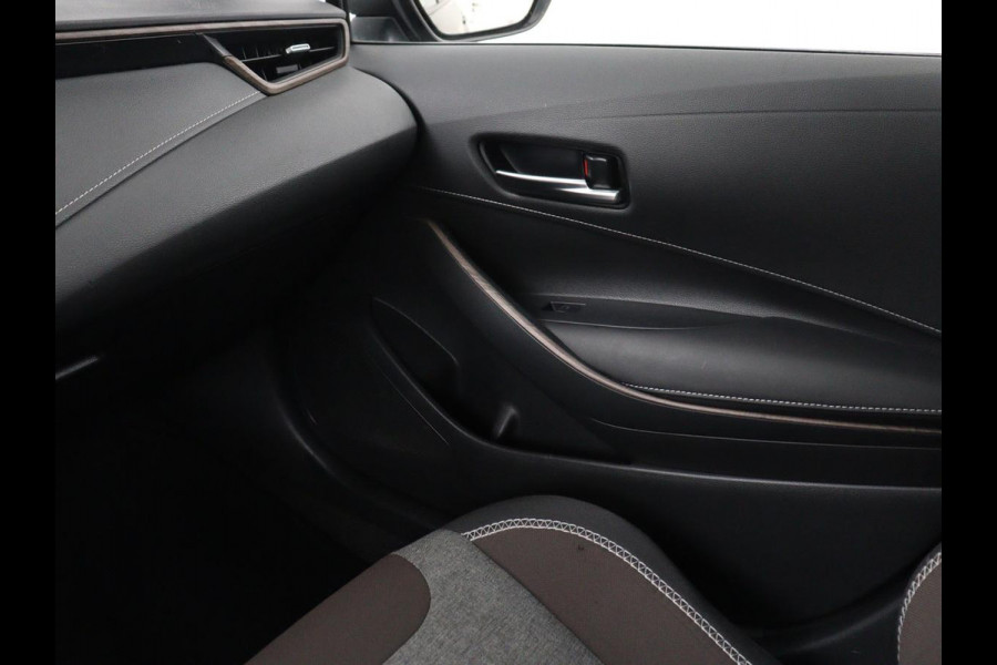 Toyota Corolla Touring Sports 2.0 Hybrid Style | Stoelverwarming | Cruise Control | Navigatie | Camera | Carplay | Full LED | DAB | Climate control