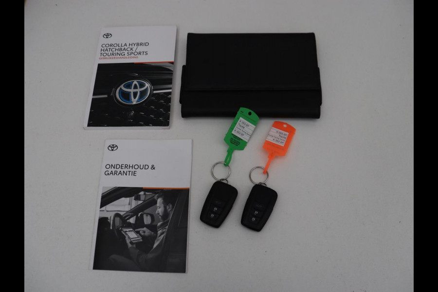 Toyota Corolla Touring Sports 2.0 Hybrid Style | Stoelverwarming | Cruise Control | Navigatie | Camera | Carplay | Full LED | DAB | Climate control