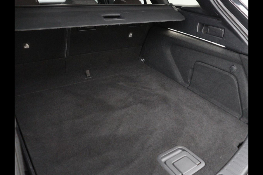 Toyota Corolla Touring Sports 2.0 Hybrid Style | Stoelverwarming | Cruise Control | Navigatie | Camera | Carplay | Full LED | DAB | Climate control