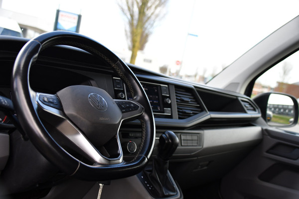 Volkswagen Transporter 2.0 TDI L2H1 DC PB Edition Camera, Carplay, Stoelverwarming, Sensoren, multimedia, 150pk, Automaat, 6 Zits, Uniek!