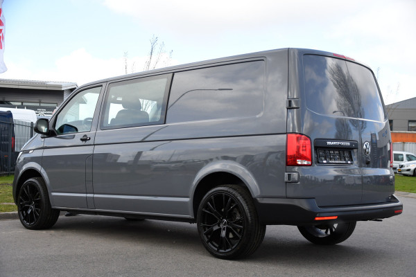 Volkswagen Transporter 2.0 TDI L2H1 DC PB Edition Camera, Carplay, Stoelverwarming, Sensoren, multimedia, 150pk, Automaat, 6 Zits, Uniek!