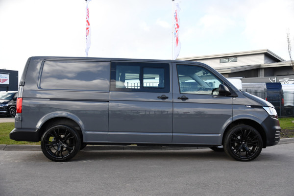 Volkswagen Transporter 2.0 TDI L2H1 DC PB Edition Camera, Carplay, Stoelverwarming, Sensoren, multimedia, 150pk, Automaat, 6 Zits, Uniek!