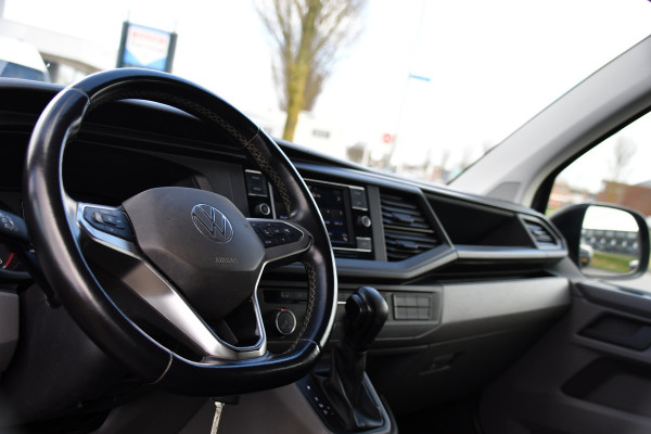 Volkswagen Transporter 2.0 TDI L2H1 DC PB Edition Camera, Carplay, Stoelverwarming, Sensoren, multimedia, 150pk, Automaat, 6 Zits, Uniek!