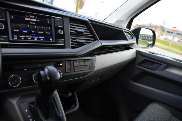 Volkswagen Transporter 2.0 TDI L2H1 DC PB Edition Camera, Carplay, Stoelverwarming, Sensoren, multimedia, 150pk, Automaat, 6 Zits, Uniek!