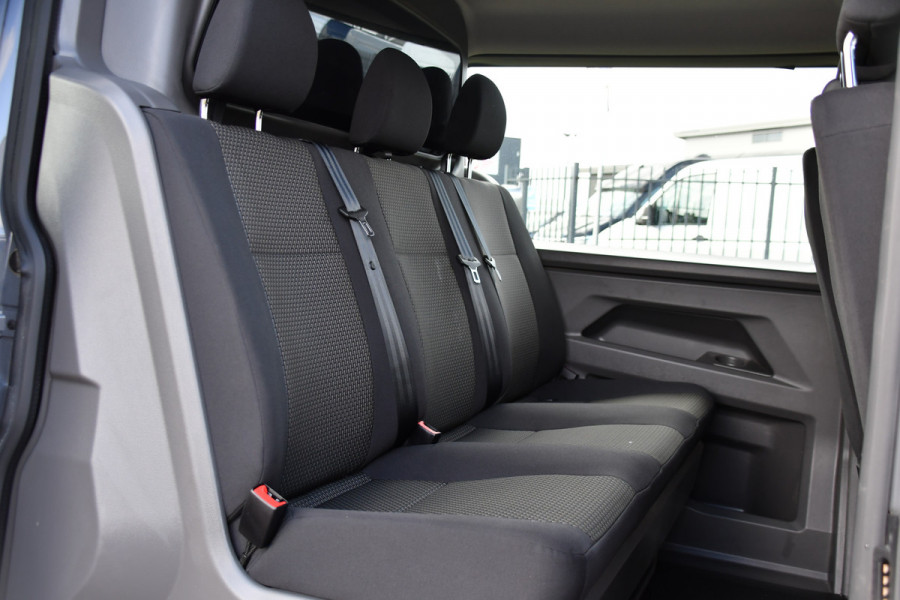 Volkswagen Transporter 2.0 TDI L2H1 DC PB Edition Camera, Carplay, Stoelverwarming, Sensoren, multimedia, 150pk, Automaat, 6 Zits, Uniek!