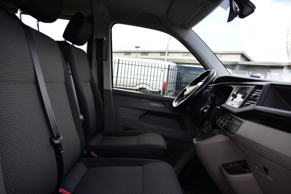 Volkswagen Transporter 2.0 TDI L2H1 DC PB Edition Camera, Carplay, Stoelverwarming, Sensoren, multimedia, 150pk, Automaat, 6 Zits, Uniek!