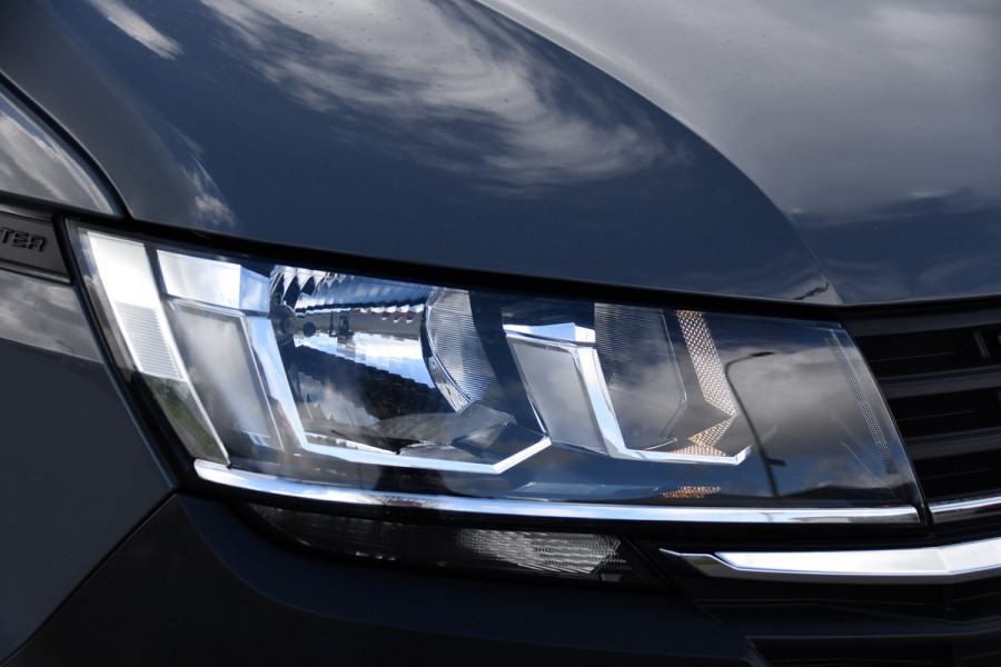 Volkswagen Transporter 2.0 TDI L2H1 DC PB Edition Camera, Carplay, Stoelverwarming, Sensoren, multimedia, 150pk, Automaat, 6 Zits, Uniek!