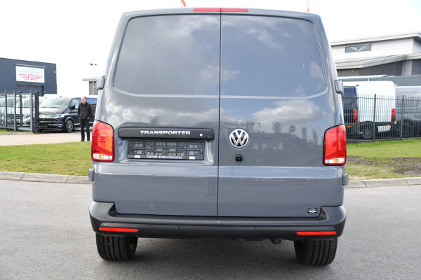 Volkswagen Transporter 2.0 TDI L2H1 DC PB Edition Camera, Carplay, Stoelverwarming, Sensoren, multimedia, 150pk, Automaat, 6 Zits, Uniek!