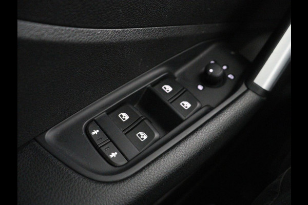 Audi Q2 35 TFSI S Edition | Leder | Automaat | Cruise Control | Navigatie | Trekhaak afneemaar | LED | DAB | Bleutooth
