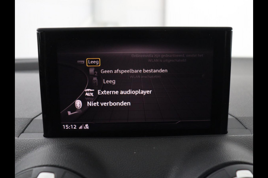 Audi Q2 35 TFSI S Edition | Leder | Automaat | Cruise Control | Navigatie | Trekhaak afneemaar | LED | DAB | Bleutooth