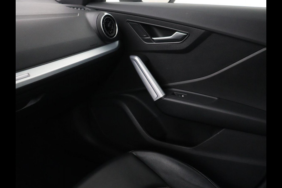 Audi Q2 35 TFSI S Edition | Leder | Automaat | Cruise Control | Navigatie | Trekhaak afneemaar | LED | DAB | Bleutooth