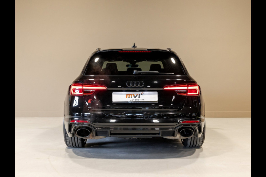 Audi A4 Avant 2.9 TFSI RS 4 quattro / 450pk / Panorama dak / Head up display / Carbon /