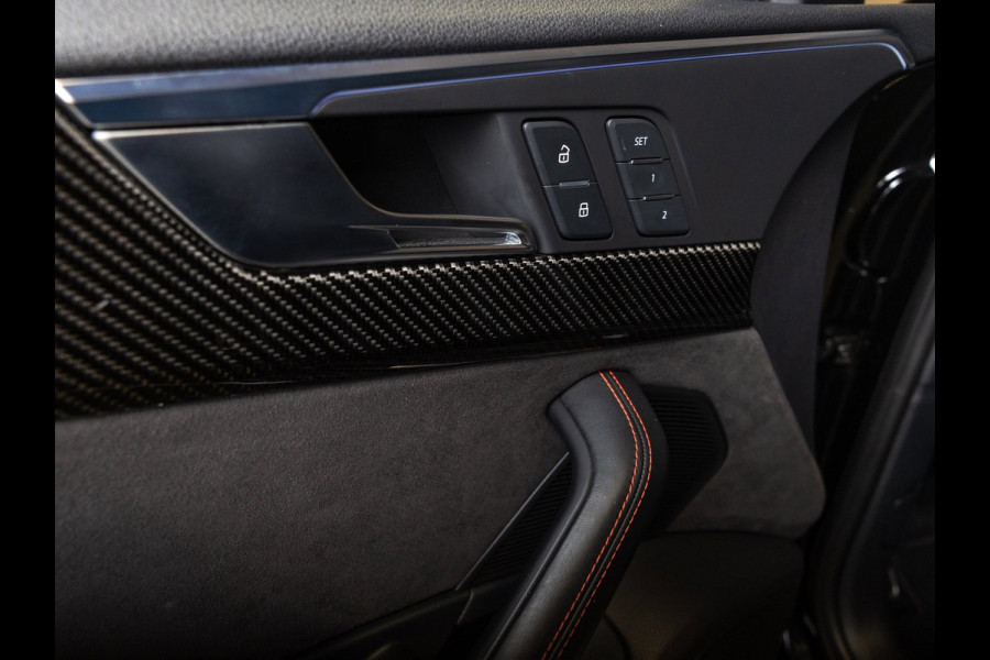 Audi A4 Avant 2.9 TFSI RS 4 quattro / 450pk / Panorama dak / Head up display / Carbon /