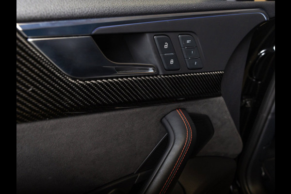 Audi A4 Avant 2.9 TFSI RS 4 quattro / 450pk / Panorama dak / Head up display / Carbon /