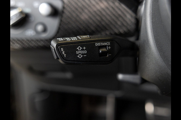 Audi A4 Avant 2.9 TFSI RS 4 quattro / 450pk / Panorama dak / Head up display / Carbon /