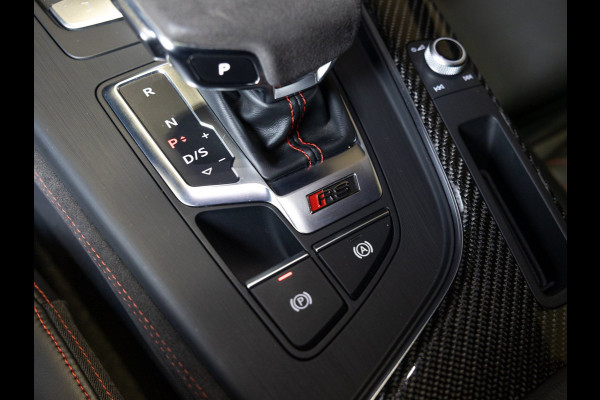 Audi A4 Avant 2.9 TFSI RS 4 quattro / 450pk / Panorama dak / Head up display / Carbon /