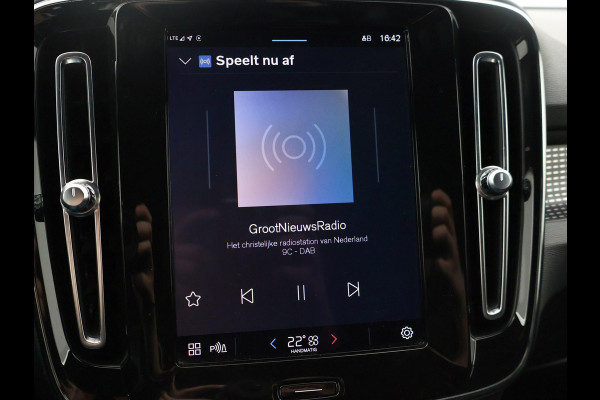 Volvo XC40 RECHARGE P8 408 PK AWD R-DESIGN + 19 INCH | ADAPTIVE CRUISE | APPLE CARPLAY | ANDROID AUTO