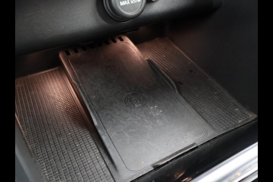 Volvo XC40 RECHARGE P8 408 PK AWD R-DESIGN + 19 INCH | ADAPTIVE CRUISE | APPLE CARPLAY | ANDROID AUTO