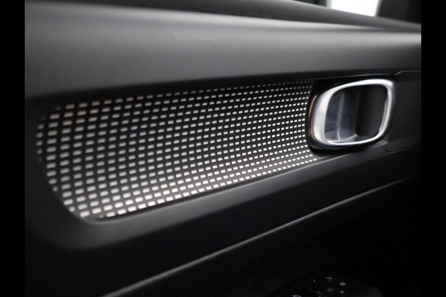 Volvo XC40 RECHARGE P8 408 PK AWD R-DESIGN + 19 INCH | ADAPTIVE CRUISE | APPLE CARPLAY | ANDROID AUTO