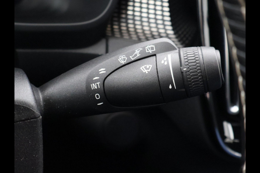 Volvo XC40 RECHARGE P8 408 PK AWD R-DESIGN + 19 INCH | ADAPTIVE CRUISE | APPLE CARPLAY | ANDROID AUTO