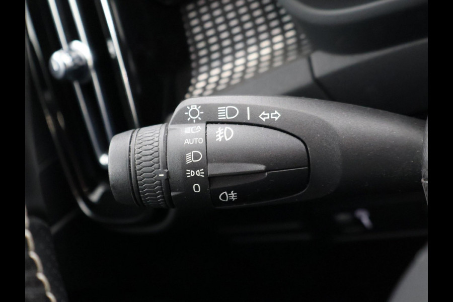 Volvo XC40 RECHARGE P8 408 PK AWD R-DESIGN + 19 INCH | ADAPTIVE CRUISE | APPLE CARPLAY | ANDROID AUTO