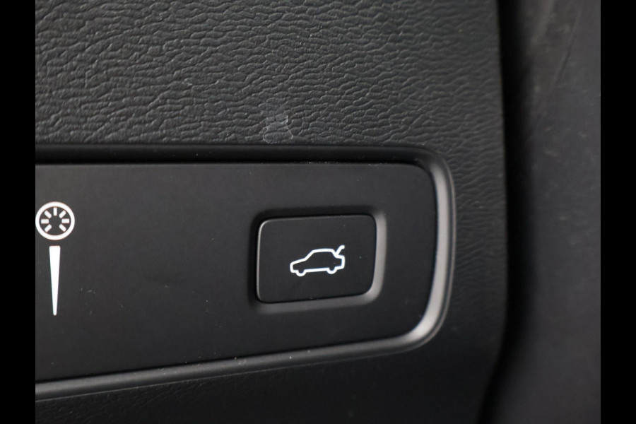 Volvo XC40 RECHARGE P8 408 PK AWD R-DESIGN + 19 INCH | ADAPTIVE CRUISE | APPLE CARPLAY | ANDROID AUTO