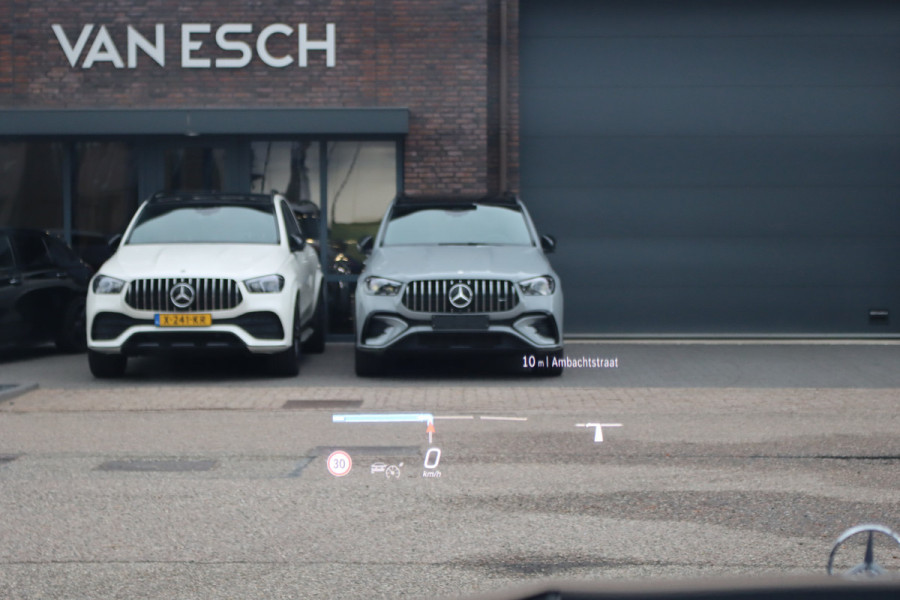 Mercedes-Benz E-Klasse Estate 300 e Exclusive Line Premium | Hyperscreen | Luchtvering | Massage | Stoelventilatie | Burmester | Nappa Leder | Panoramadak | HUD | 3D-Display | Digital Light | Augmented Reality |