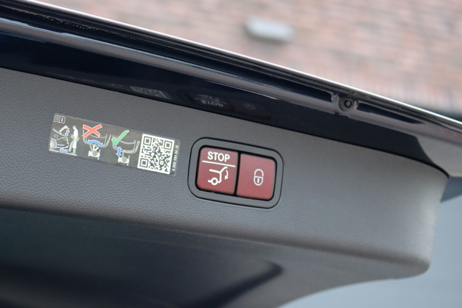 Mercedes-Benz E-Klasse Estate 300 e Exclusive Line Premium | Hyperscreen | Luchtvering | Massage | Stoelventilatie | Burmester | Nappa Leder | Panoramadak | HUD | 3D-Display | Digital Light | Augmented Reality |
