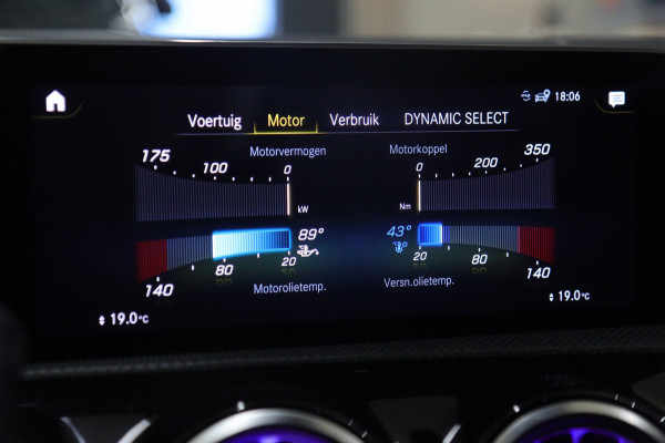 Mercedes-Benz CLA-Klasse 250 4MATIC NAP/PANO/HUD/CARPLAY/BURM/MEMORY/VOL