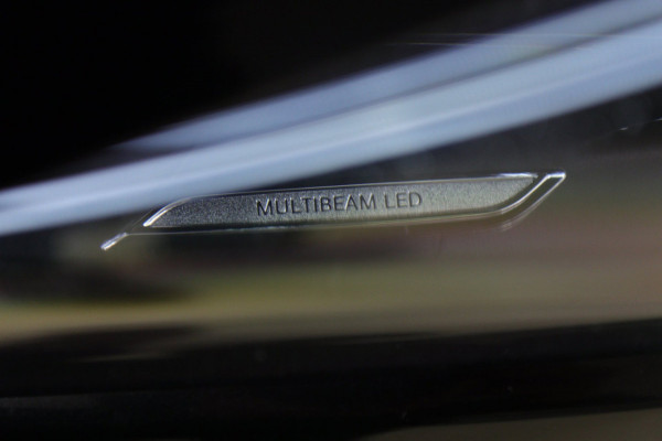 Mercedes-Benz CLA-Klasse 250 4MATIC NAP/PANO/HUD/CARPLAY/BURM/MEMORY/VOL