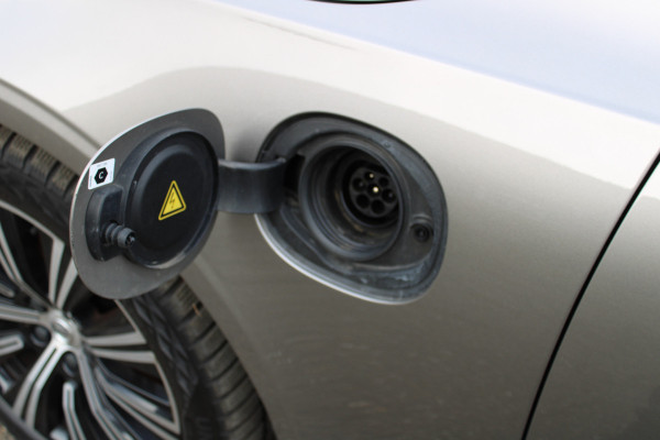 Volvo V90 2.0 T8 AWD Inscription LEER NAVI LED STOELKOELING 86000KM!!!