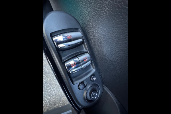 MINI Cabrio 2.0 Cooper S 192Pk JCW AUTOMAAT XENON UNION JACK NAVI ECC 96000KM!!!