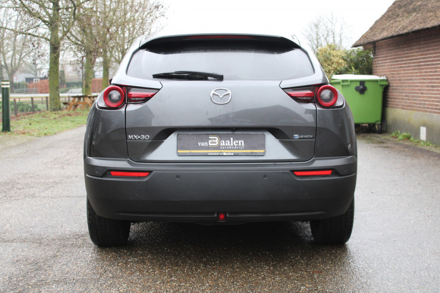 Mazda MX-30 e-SkyActiv 145 First Edition 36 kWh SoH 95.8% NAVI CAMERA 39000KM!!!