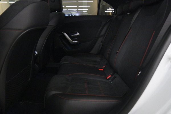 Mercedes-Benz A-Klasse 200 AMG NAP /Pano/Carplay/Sfeerver/Blindspot/VOL