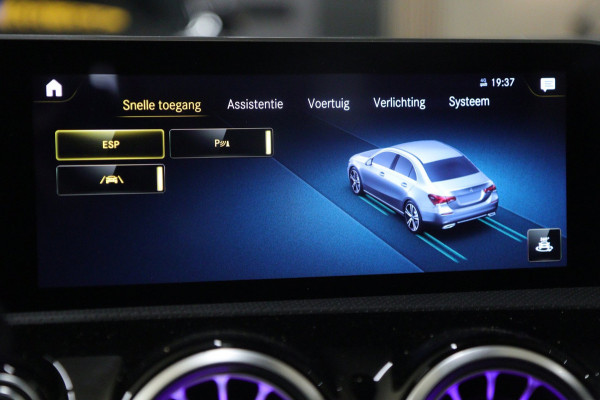 Mercedes-Benz A-Klasse 200 AMG NAP /Pano/Carplay/Sfeerver/Blindspot/VOL