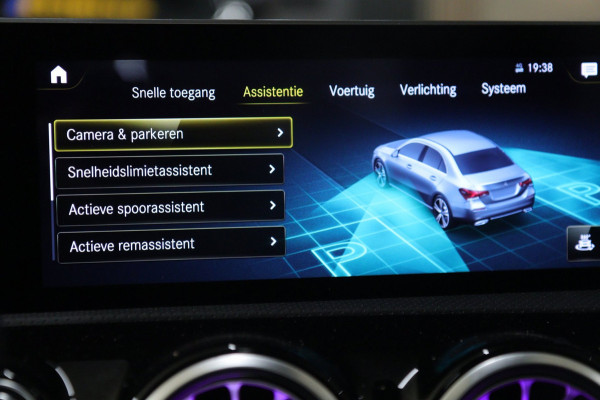 Mercedes-Benz A-Klasse 200 AMG NAP /Pano/Carplay/Sfeerver/Blindspot/VOL