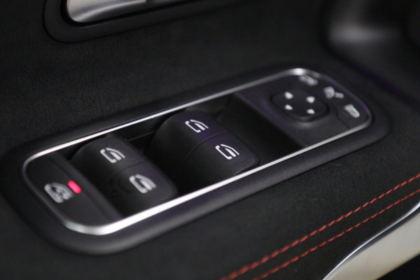Mercedes-Benz A-Klasse 200 AMG NAP /Pano/Carplay/Sfeerver/Blindspot/VOL