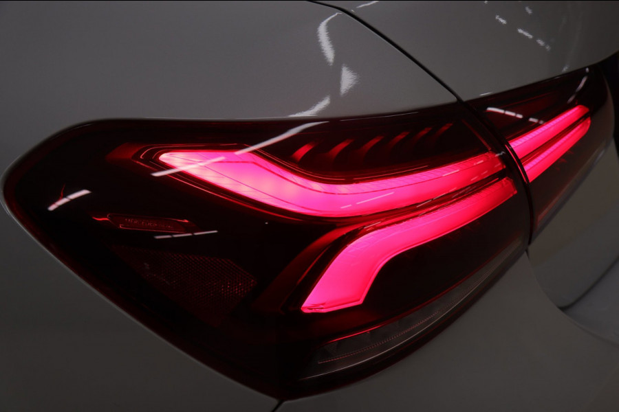 Mercedes-Benz A-Klasse 200 AMG NAP /Pano/Carplay/Sfeerver/Blindspot/VOL