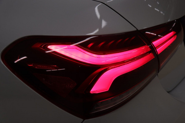 Mercedes-Benz A-Klasse 200 AMG NAP /Pano/Carplay/Sfeerver/Blindspot/VOL