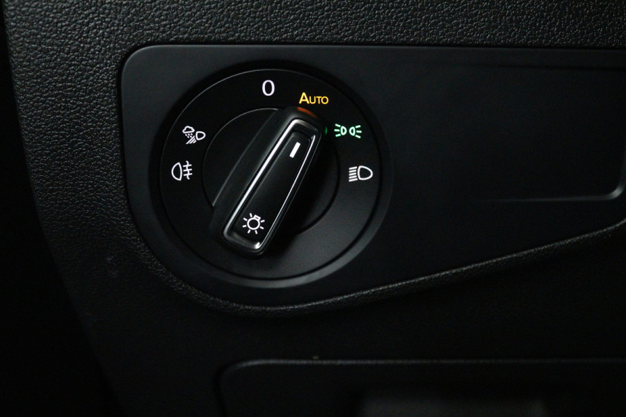 Volkswagen Tiguan 1.5 TSI Life Business (TREKHAAK, STOEL/STUUR VERWARMING, CRUISE ADAPTIEF, CAMERA, DIGITALE COCKPIT)