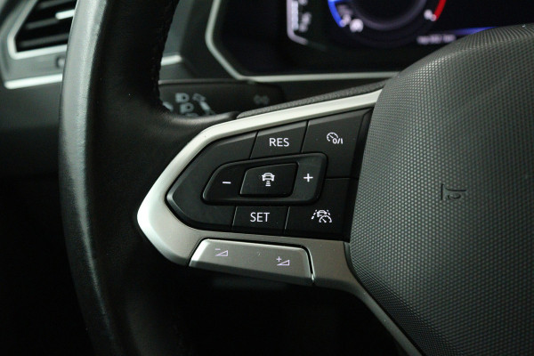 Volkswagen Tiguan 1.5 TSI Life Business (TREKHAAK, STOEL/STUUR VERWARMING, CRUISE ADAPTIEF, CAMERA, DIGITALE COCKPIT)
