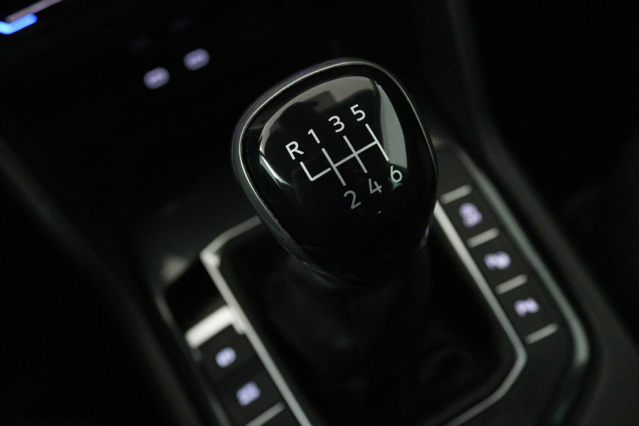 Volkswagen Tiguan 1.5 TSI Life Business (TREKHAAK, STOEL/STUUR VERWARMING, CRUISE ADAPTIEF, CAMERA, DIGITALE COCKPIT)
